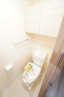 【トイレ】 | リンカーン源 | ※同物件・反転タイプの写真です。