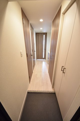 【玄関】 | プレサンスＫＯＢＥアモーレ