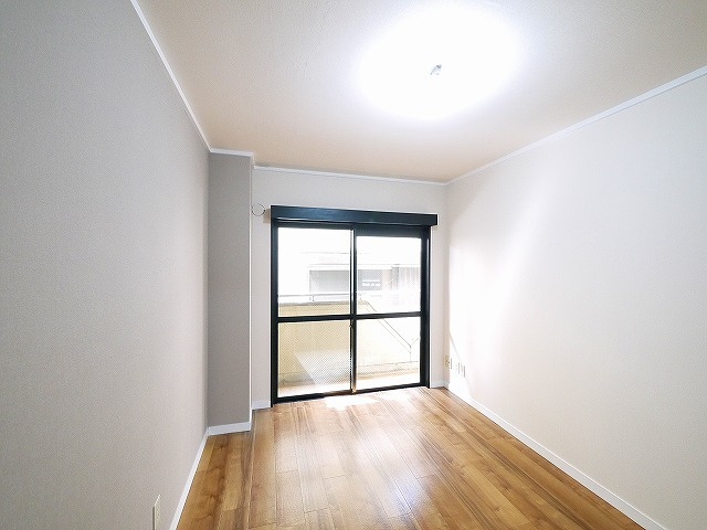 グローバルプラザの洋室|使い勝手のいい洋室です