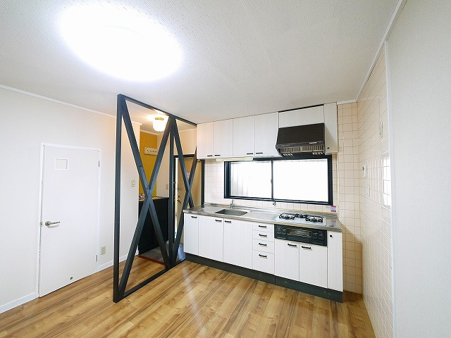 グローバルプラザの居間・リビング|こちらのリビングで趣味の時間をお楽しみください