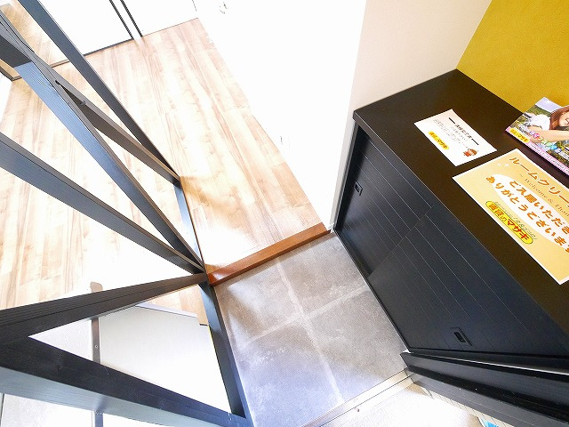 グローバルプラザの玄関|きれいな玄関です