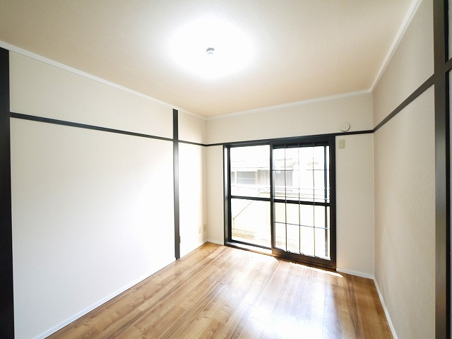 グローバルプラザの洋室|使い勝手のいい洋室です