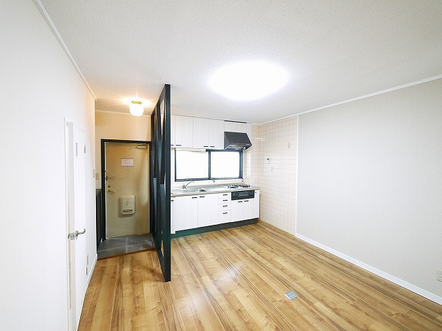 グローバルプラザの居間・リビング|こちらの居間で趣味の時間をお楽しみください