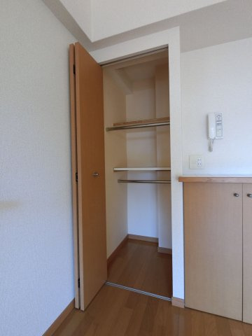 【収納】 | クラウンズワン箱崎 | 別号室の写真になります。現況優先。