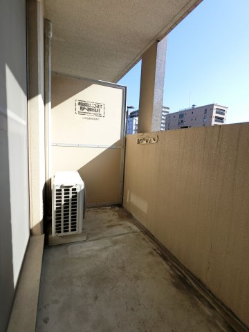 【バルコニー】 | クラウンズワン箱崎 | 別号室の写真になります。現況優先。