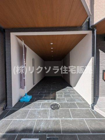 伊加賀栄町　中古一戸建ての駐車場|■物件内覧・資金計画相談・住宅ローン相談、リフォーム相談、お問合せ受付中■
※当日・翌日のご内覧、ご相談はお電話でのお問合せがスムーズです！