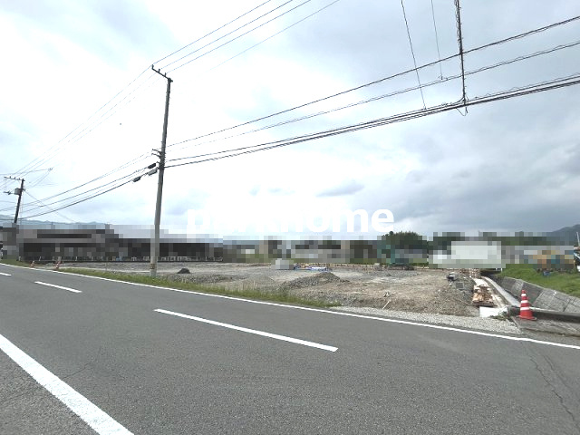 土佐市蓮池分譲地　Ⅱの前面道路含む現地写真