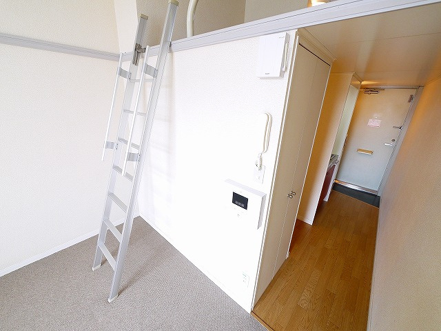 レオパレス秋桜の居間・リビング|こちらの居間で趣味の時間をお楽しみください