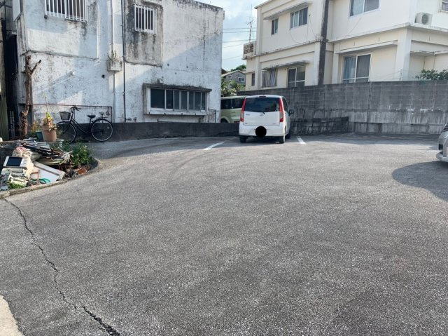 城間第4駐車場の外観