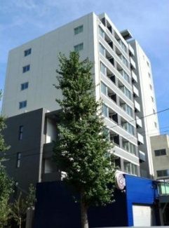 【外観】 | 鉄筋コンクリート造のがっちりとした建物。