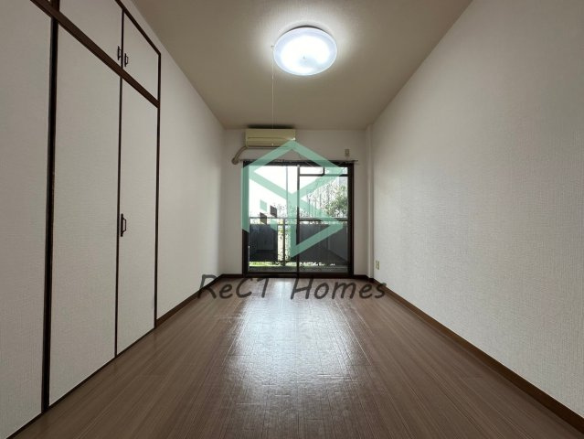 MISTRAL岡田の居間・リビング