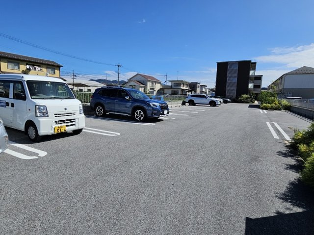 ShaMaison SOLUTIONS VIIIの駐車場|停めやすい平面式駐車場です
