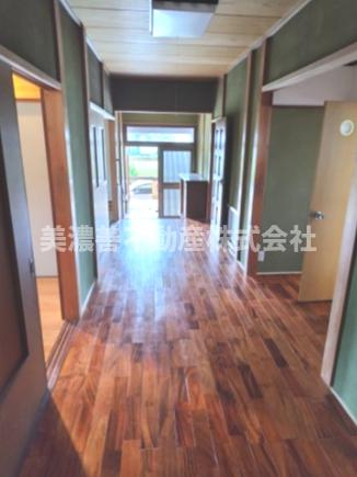 ６３５７４　各務原市那加前野町三丁目中古戸建ての内装