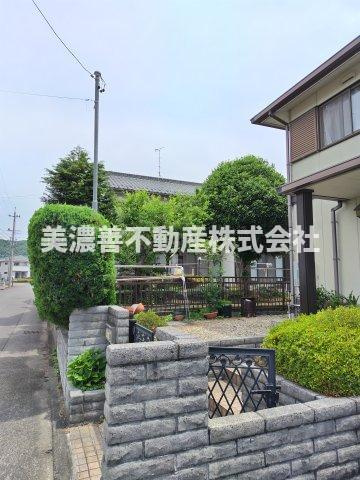 ６３５７４　各務原市那加前野町三丁目中古戸建ての外観