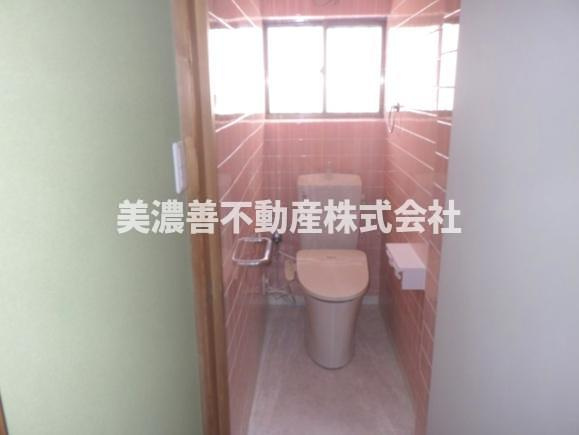 ６３５７４　各務原市那加前野町三丁目中古戸建てのトイレ