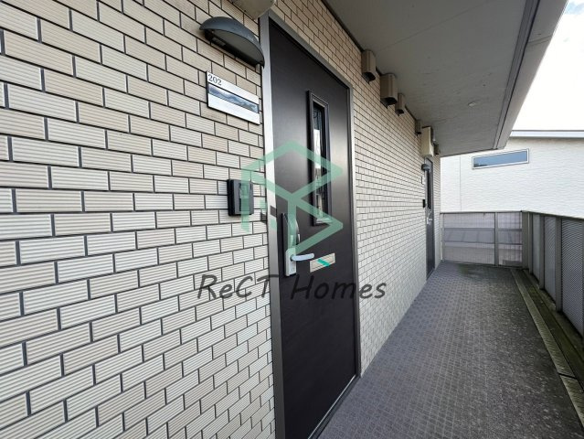 マ・メゾン英賀保の玄関