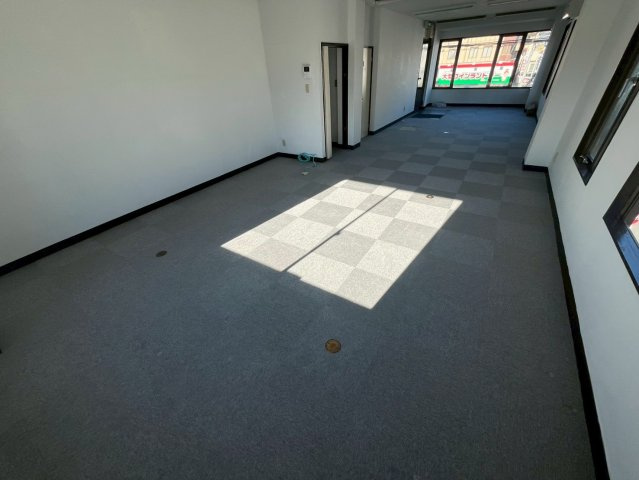 NKビルのロビー