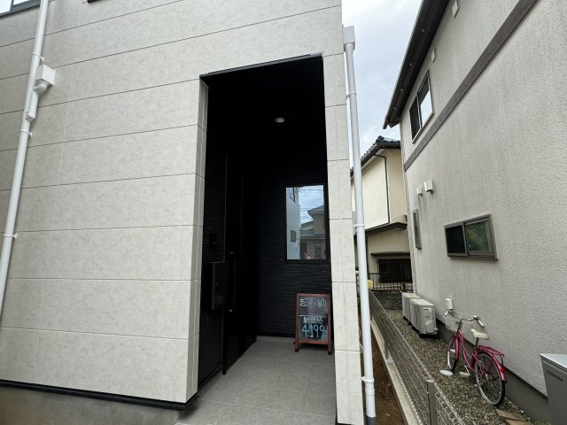 流山市美田新築戸建【八木北小学校：6分】のエントランス|エントランス・玄関ポーチ