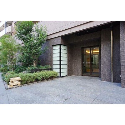 【エントランス】 | La Douceur梅田East | 緑豊かなエントランスです