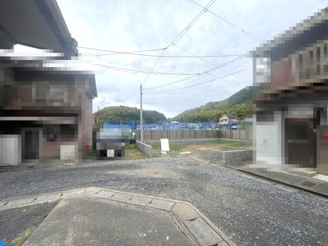 ◆閑静な住宅地◆お財布に優しいオール電化住宅◆各居室６帖以上◆駐車２台可能◆西野山桜ノ馬場町の前面道路含む現地写真|前道(２０２４年９月撮影)