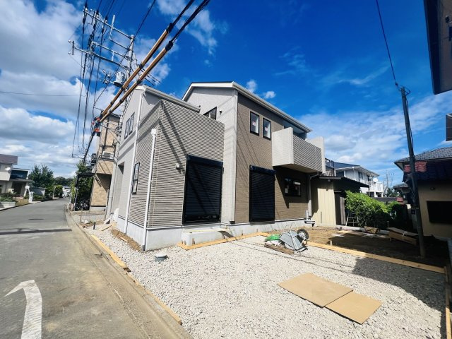 月々８万円台～　新築戸建　川越市下広谷2期の前面道路含む現地写真|西側 4.2ｍ公道/北側 4.0ｍ私道