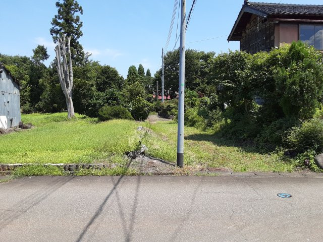 四辻町売地の前面道路含む現地写真