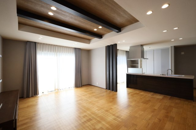 【居間・リビング】 | 熊谷市石原　中古戸建