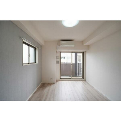 【洋室】 | La Douceur梅田West | 南向きで陽当たりの良いお部屋です