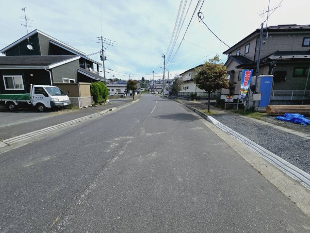 八戸市新井田西1丁目の前面道路含む現地写真