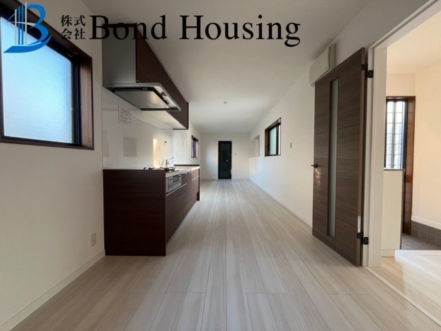 「倉庫つき」「屋根付きガレージ」大久保町八木 築23年の居間・リビング