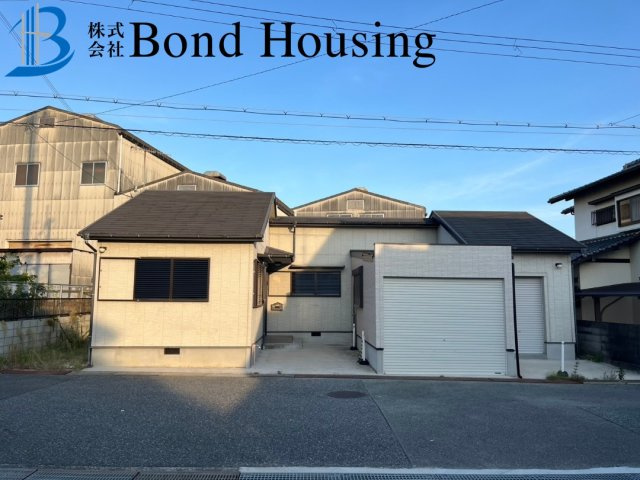 「倉庫つき」「屋根付きガレージ」大久保町八木 築23年の外観