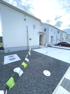 【駐車場】 | お車は最大3台駐車可能！