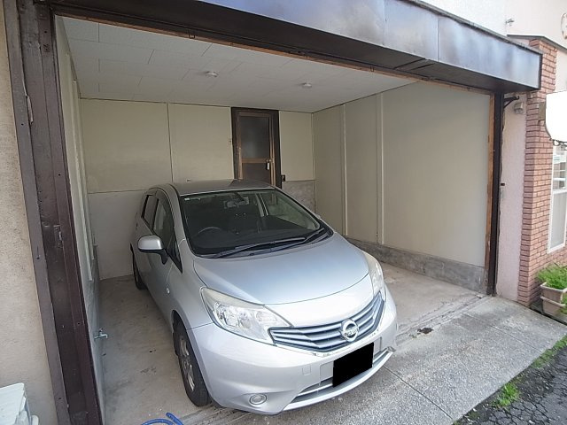 神戸市垂水区高丸７丁目のテラスの駐車場