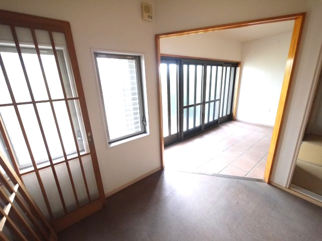 山武市津辺　大型中古戸建の玄関|敷地約514坪 7SSLDKK+２SSSSK平家2世帯住宅 社宅などに JR総武本線成東駅徒歩約9分