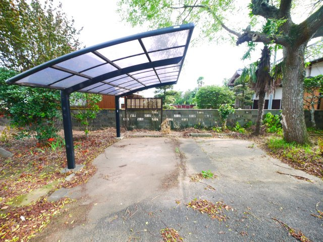 山武市津辺　大型中古戸建の駐車場|敷地約514坪 7SSLDKK+２SSSSK平家2世帯住宅 社宅などに JR総武本線成東駅徒歩約9分