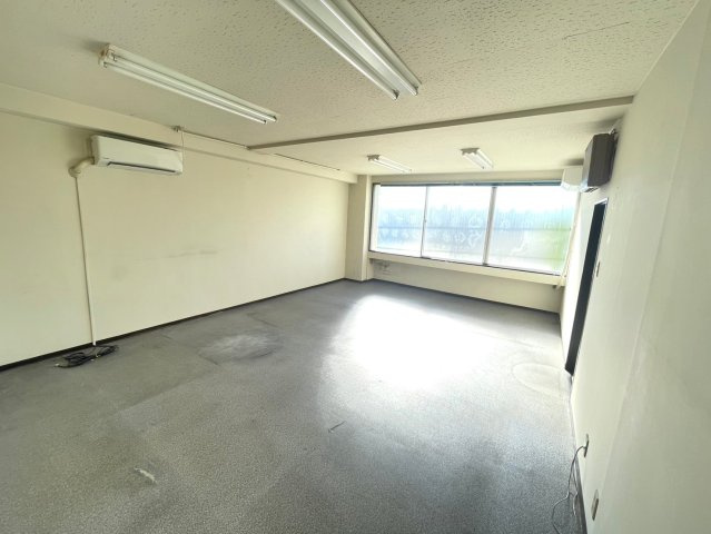 一つ山ビルの内装