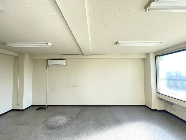 一つ山ビルの内装