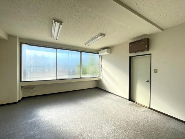 一つ山ビルの内装