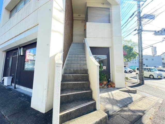 一つ山ビルの外観