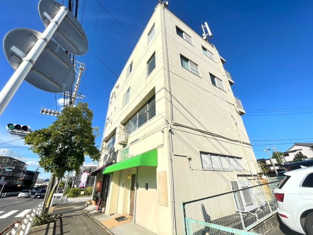 一つ山ビルの外観