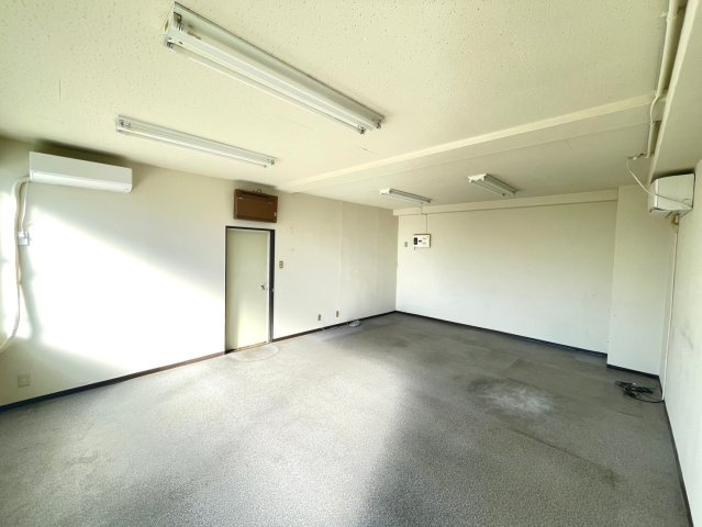 一つ山ビルの内装