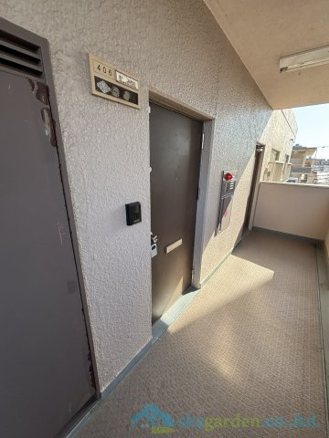 シャルマンコーポ本厚木の玄関