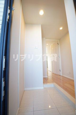 エクセレントシティ千葉県庁前の玄関