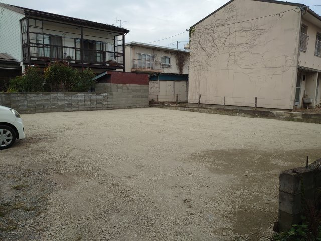【駐車場】