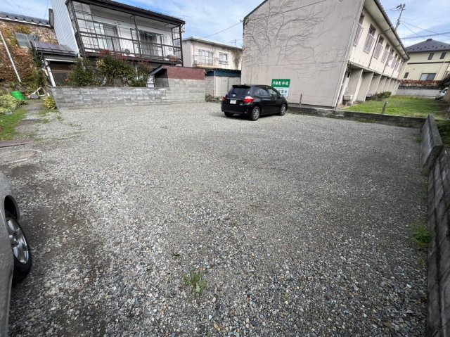 【駐車場】