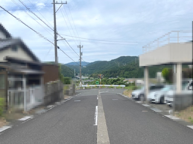敦賀市泉ヶ丘町53坪売地の前面道路含む現地写真