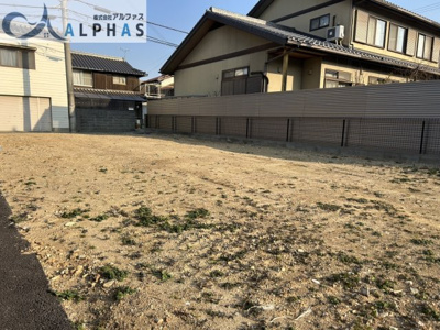 【外観】 | 明石市魚住町清水　建築条件無し土地 | ☆建築条件なし☆
お好きなハウスメーカーで建築できます！！
更地渡し♪※電柱は前面道路東側に移設予定です！
