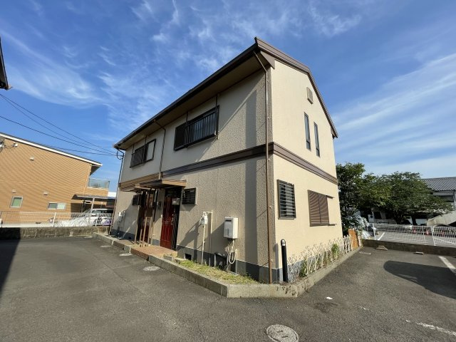 ライブタウン神宮の外観