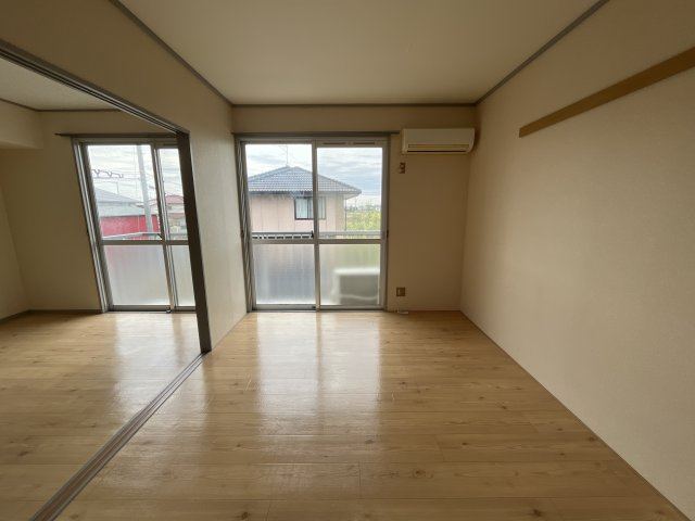 シャトー大半田　Ⅰ棟の寝室