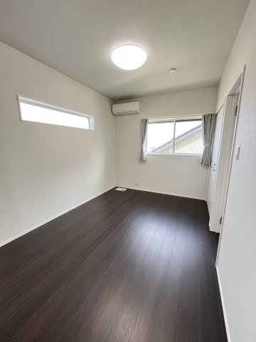 桑名市大字太夫 中古戸建の洋室